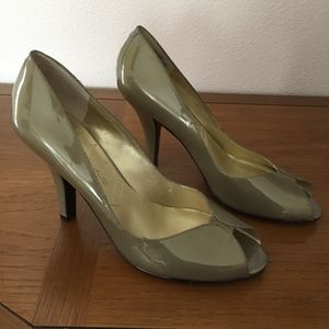 High heel shoes